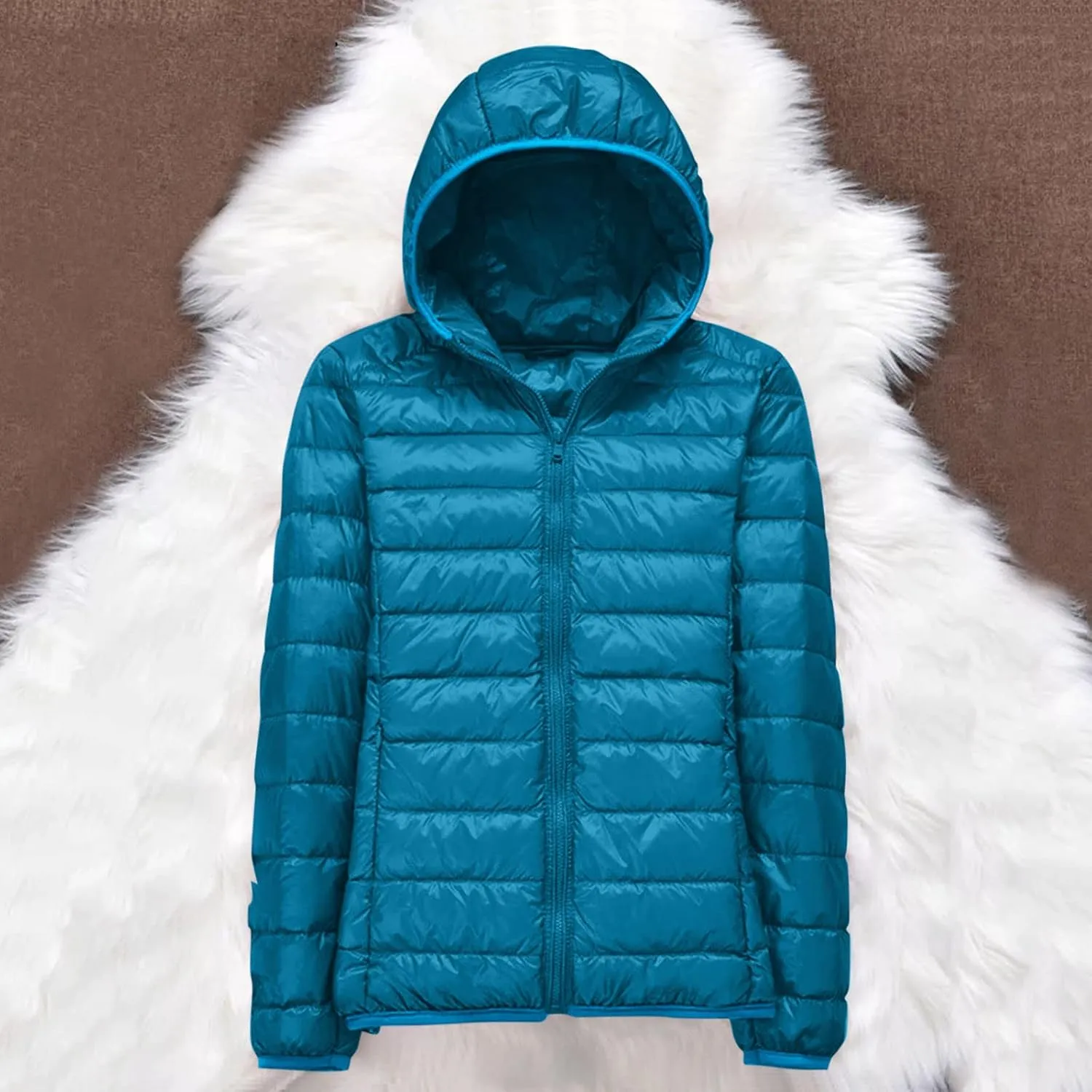 Womens Winter Cropped Jackets Packable Lightweight Solid Color Casual Puffer Jacket Warm Zip Up Hooded Quilted Down Jacket